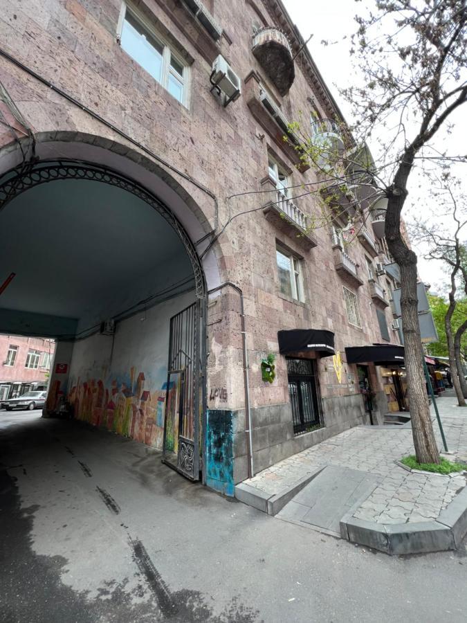 Cozy Apartment Near Opera House エレバン エクステリア 写真